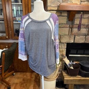 CATO SIZE X-LARGE RAGLAN STYLE GRAY TOP WITH HENLEY MATERIAL AND LACE. CUTE.